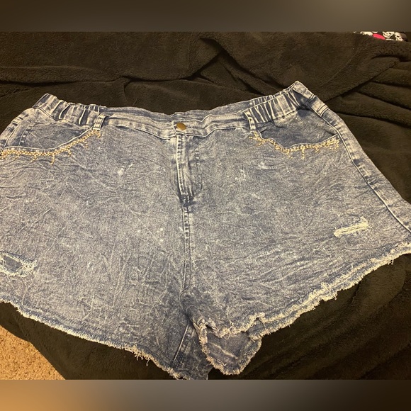 -Distressed Shorts- - Picture 1 of 5